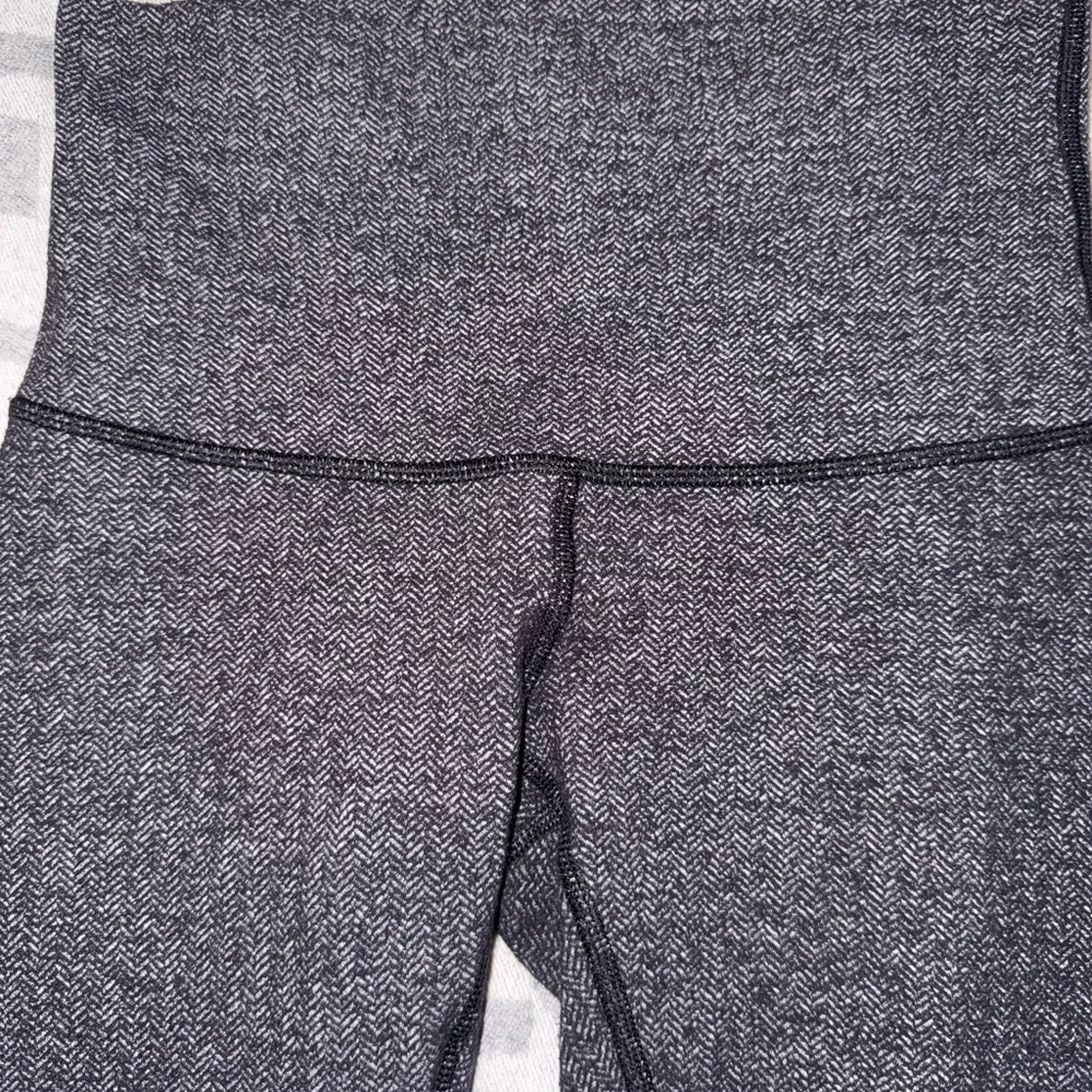 Lululemon wunder under leggings, grey, size 4 - Picture 2 of 8